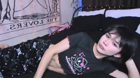 Snapshot of rennuts chatting on 27, 12, 2024 rennuts online show from 27, 12, 2024