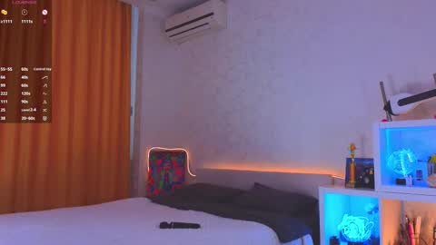 Snapshot of renochka chatting on 9, 11, 2025 renochka online show from 9, 11, 2025