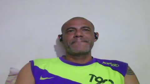 Snapshot of retlam37 chatting on 15, 4, 2026 Walter online show from 15, 4, 2026