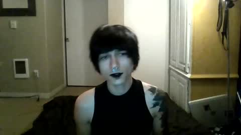 Snapshot of revy__ chatting on 4, 11, 2025 revy__ online show from 4, 11, 2025