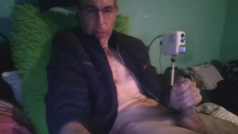 Snapshot of reyes_albert2006 chatting on 12, 4, 2026 reyes_albert2006 online show from 12, 4, 2026