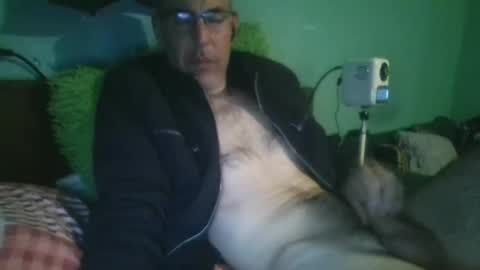 Snapshot of reyes_albert2006 chatting on 19, 4, 2026 reyes_albert2006 online show from 19, 4, 2026