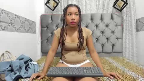 Snapshot of riaha_18_ chatting on 14, 12, 2024 riaha_18_ online show from 14, 12, 2024