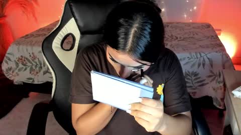 Snapshot of riana_kean chatting on 24, 5, 2026 RianaK online show from 24, 5, 2026