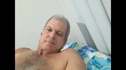 Snapshot of ricardo_brasil chatting on 27, 10, 2025 ricardo_brasil online show from 27, 10, 2025