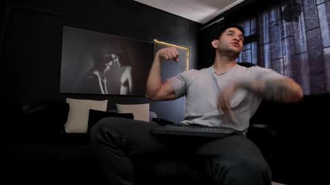 Snapshot of richard_milleer chatting on 10, 2, 2025 Ricardo online show from 10, 2, 2025