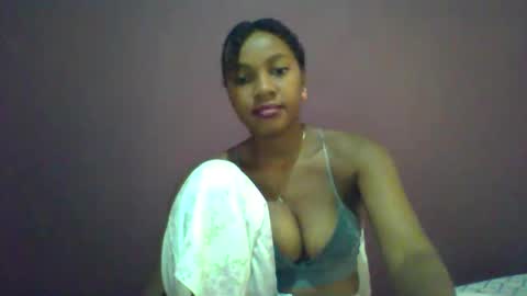Snapshot of ricie001 chatting on 6, 3, 2026 ricie001 online show from 6, 3, 2026