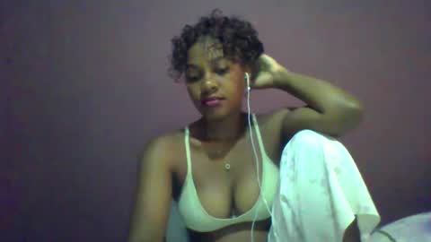Snapshot of ricie001 chatting on 24, 3, 2026 ricie001 online show from 24, 3, 2026
