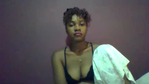 Snapshot of ricie001 chatting on 25, 3, 2026 ricie001 online show from 25, 3, 2026