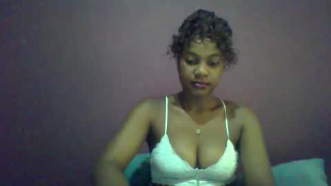 Snapshot of ricie001 chatting on 12, 4, 2026 ricie001 online show from 12, 4, 2026