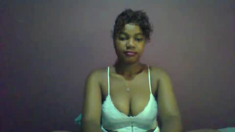 Snapshot of ricie001 chatting on 13, 4, 2026 ricie001 online show from 13, 4, 2026
