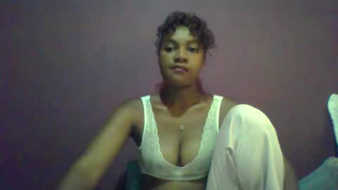 Snapshot of ricie001 chatting on 14, 4, 2026 ricie001 online show from 14, 4, 2026