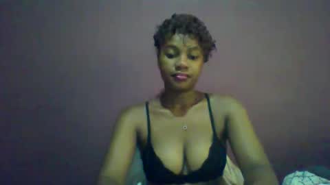 Snapshot of ricie001 chatting on 23, 4, 2026 ricie001 online show from 23, 4, 2026