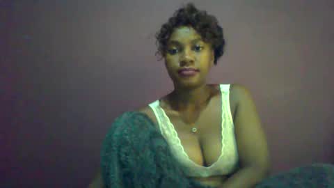 Snapshot of ricie001 chatting on 24, 4, 2026 ricie001 online show from 24, 4, 2026
