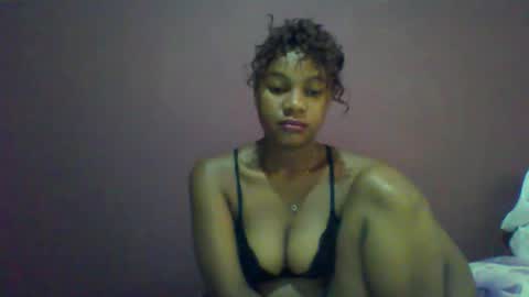 Snapshot of ricie001 chatting on 25, 4, 2026 ricie001 online show from 25, 4, 2026