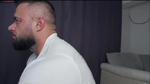 Snapshot of rickymiami1 chatting on 6, 4, 2026 rickymiami1 online show from 6, 4, 2026