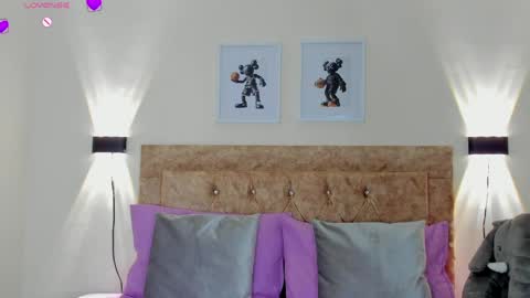 Snapshot of rihana_hot01 chatting on 2, 4, 2026 ri ri online show from 2, 4, 2026