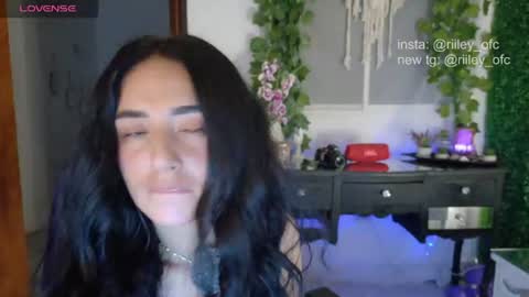 Independent model online show from 19, 7, 2026