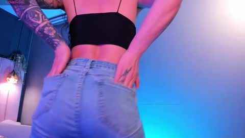 Snapshot of riley_bensongh chatting on 20, 3, 2026 Riley online show from 20, 3, 2026