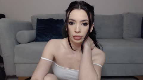 Snapshot of rileyeve chatting on 18, 12, 2025 RileyEve online show from 18, 12, 2025