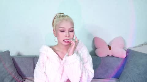 Snapshot of rileymee chatting on 6, 1, 2025 rileymee online show from 6, 1, 2025