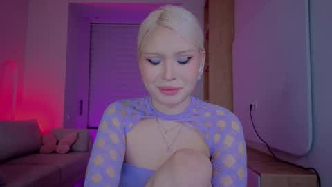 Snapshot of rileymee chatting on 4, 10, 2025 rileymee online show from 4, 10, 2025