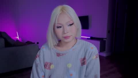 Snapshot of rileymee chatting on 22, 11, 2025 rileymee online show from 22, 11, 2025