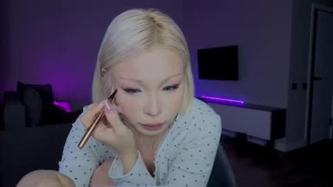 Snapshot of rileymee chatting on 26, 11, 2025 rileymee online show from 26, 11, 2025