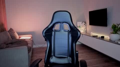 Snapshot of rileymee chatting on 12, 3, 2026 rileymee online show from 12, 3, 2026