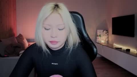 Snapshot of rileymee chatting on 13, 3, 2026 rileymee online show from 13, 3, 2026