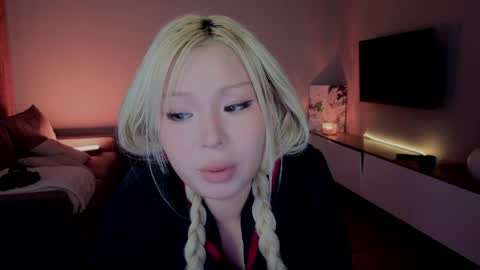 Snapshot of rileymee chatting on 9, 4, 2026 rileymee online show from 9, 4, 2026