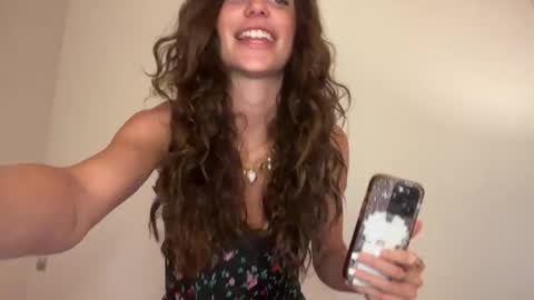 Snapshot of rileysmitheree chatting on 7, 4, 2026 Riley online show from 7, 4, 2026