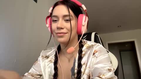 Snapshot of rimaobenshain chatting on 23, 9, 2025 Emily online show from 23, 9, 2025