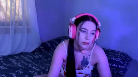 Snapshot of rimaobenshain chatting on 11, 10, 2025 Emily online show from 11, 10, 2025