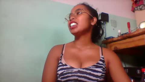 Snapshot of rinah856024 chatting on 19, 4, 2026 rinah856024 online show from 19, 4, 2026