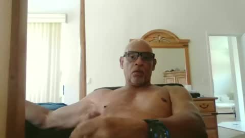 Snapshot of rionel chatting on 16, 6, 2026 RioNel online show from 16, 6, 2026
