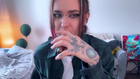   DianaBrite            fansl y online show from 4, 2, 2026