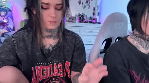   DianaBrite            fansl y online show from 8, 3, 2026