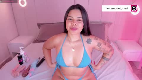 Snapshot of riri_candy chatting on 19, 11, 2025 Riri Candy online show from 19, 11, 2025