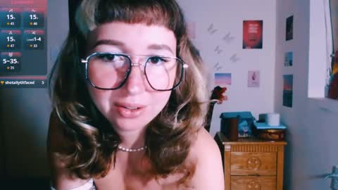 Snapshot of riri_rich chatting on 8, 4, 2026 Rita online show from 8, 4, 2026