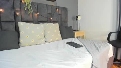 RIRI  online show from 15, 11, 2025