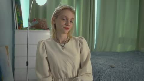 Akemi online show from 15, 4, 2026