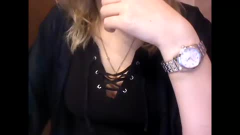 Snapshot of riveramaureen chatting on 23, 12, 2024 RiveraMaureen online show from 23, 12, 2024