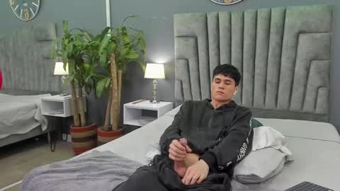 Roan Birkin online show from 7, 2, 2025