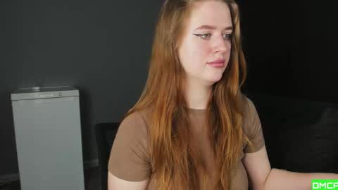 Snapshot of robert_lisa chatting on 21, 12, 2025 Lisa and Robert i am online all days 900 am GMT3 online show from 21, 12, 2025