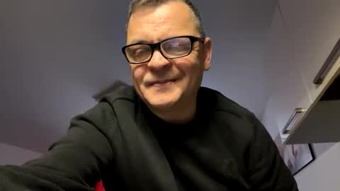 robert_tino online show from 6, 1, 2026