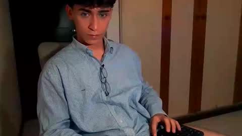 Snapshot of roberthalv chatting on 11, 10, 2025 ROBERTH online show from 11, 10, 2025