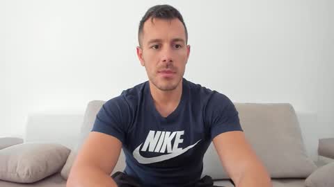 Snapshot of roberto4ever chatting on 5, 10, 2025 roberto4ever online show from 5, 10, 2025