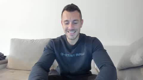 Snapshot of roberto4ever chatting on 24, 10, 2025 roberto4ever online show from 24, 10, 2025