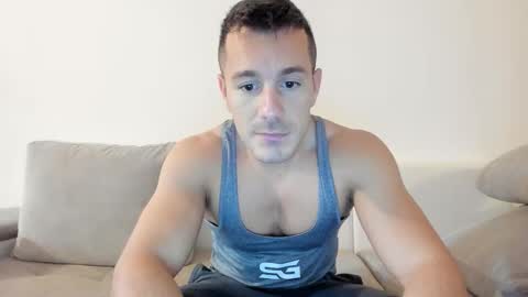 Snapshot of roberto4ever chatting on 25, 10, 2025 roberto4ever online show from 25, 10, 2025